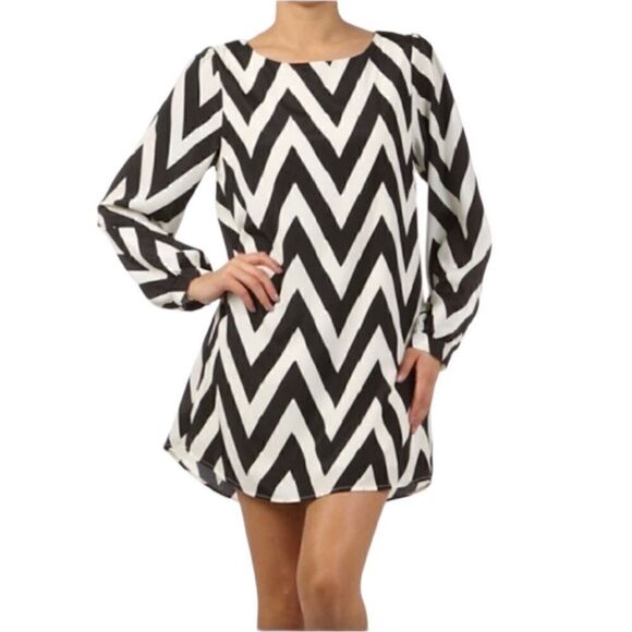 Everly Black & White Geometric Black Dress(Size Small) - Picture 1 of 8